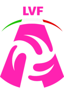 Logo stilizzato con le lettere LVF sopra una forma rosa che ricorda una mano che tiene un neonato, con un arco tricolore verde, bianco e rosso sopra. Descrizione generata da AI